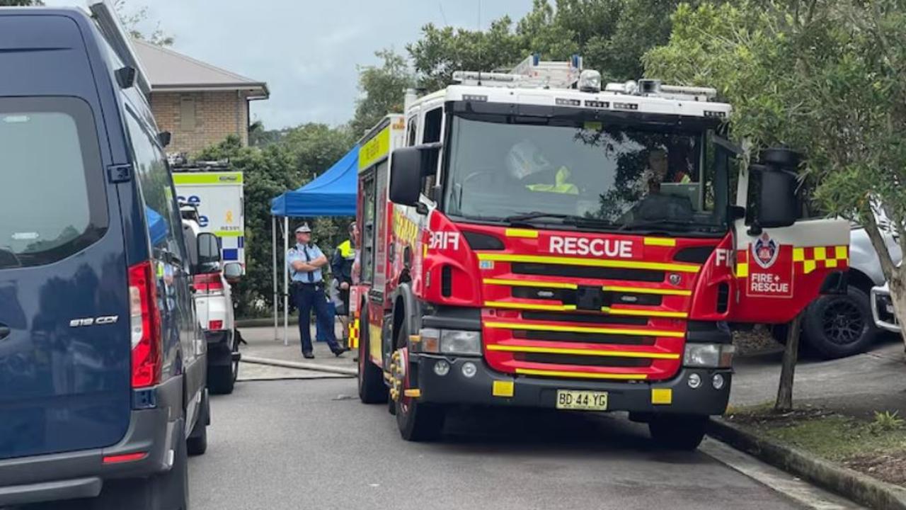 Chaos as 6 hour siege unfolds at unit complex