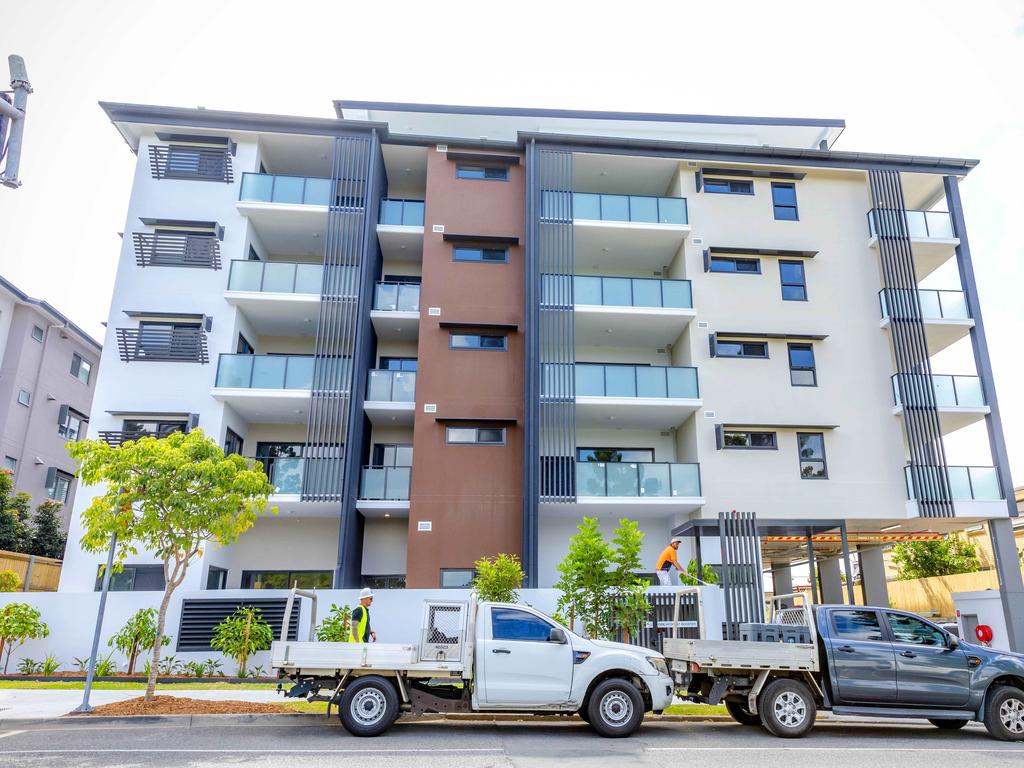 social-housing-qld-register-culled-by-7k-despite-increase-in-people-in