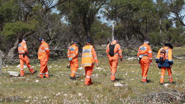 SES search scene where a man was fatally shot by police at a Elwomple Rd property near Tailem Bend. Picture: Dylan Coker