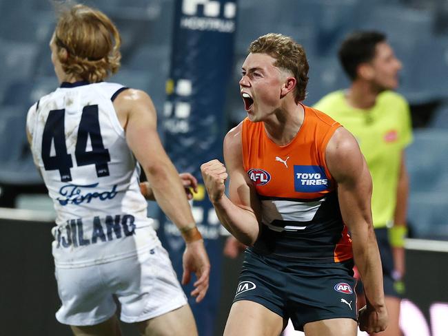 AFL Round 21. Geelong vs GWS Giants at GMHBA Stadium, Geelong.  06/08.2021.    Tanner Bruhn of the Giants celebrates a late 4th qtr goal   .  Pic: Michael Klein