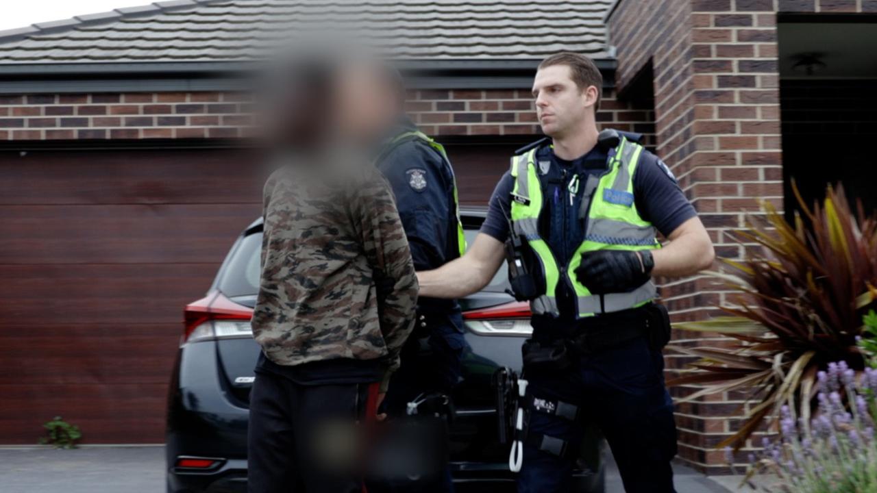 Melbourne raids Victoria Police arrest 40 youth thugs and thieves