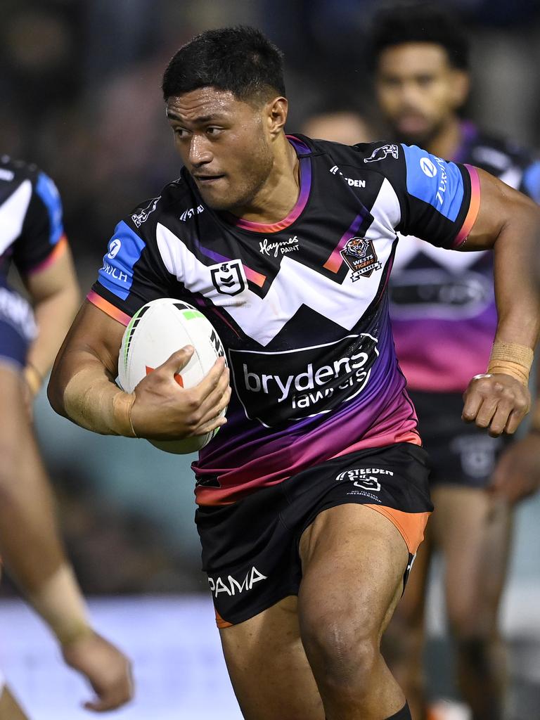 Stefano Utoikamanu in the Tigers’ Women in League jersey. Picture: NRL Photos