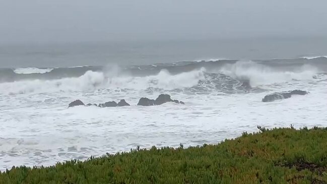 Large Waves Crash On Coastal California | The Mercury