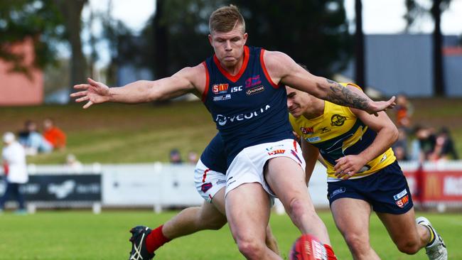 Norwood’s Josh Glenn gets a kick away. Picture: AAP/Brenton Edwards