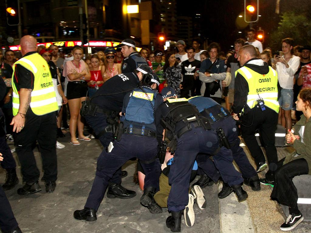 Gold Coast Schoolies: The good, bad and ugly from the past.