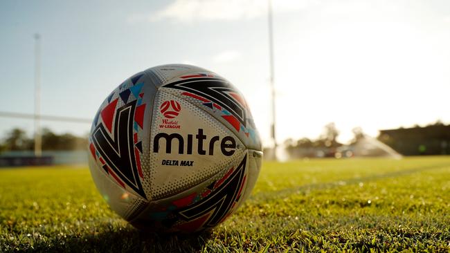 Sports NSW has advocated for strict conditions to allow sport to return, including mask wearing by inactive participants. Picture: James Worsfold/Getty Images