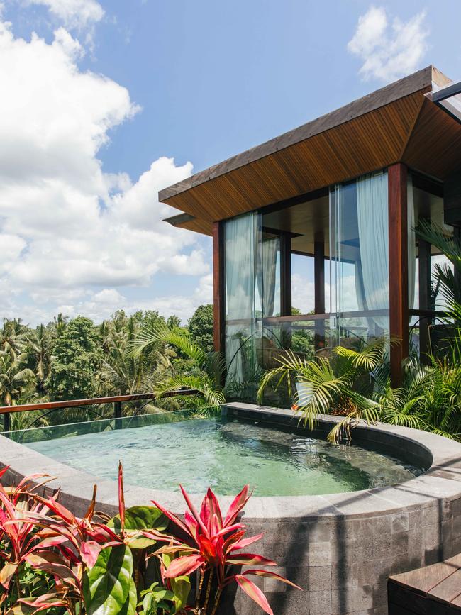 A spa bath with jungle views. Picture: Elise Hassey.