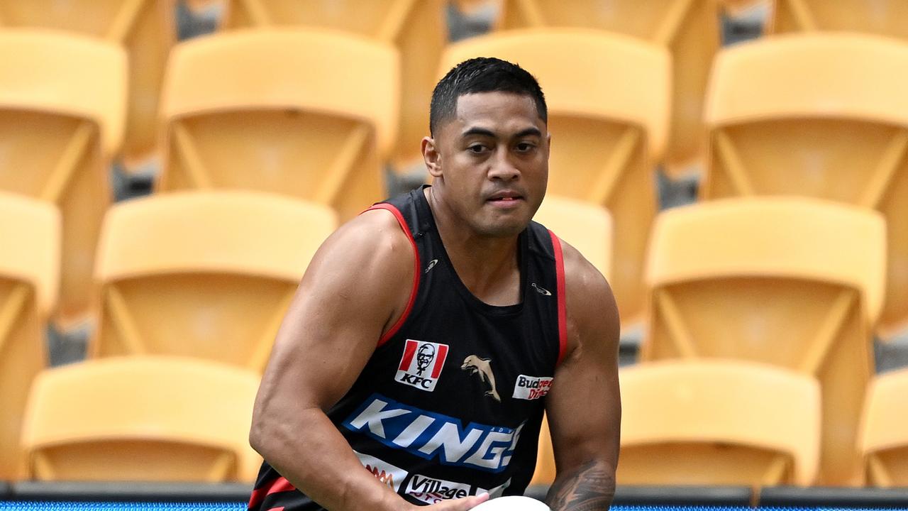 Milford could debut for the Dolphins. Photo by Bradley Kanaris/Getty Images