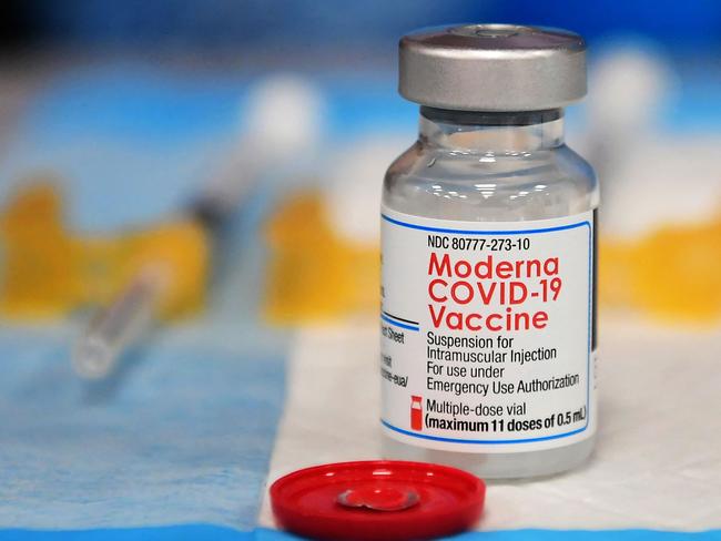 Moderna Omicron booster ‘more effective against new variants’