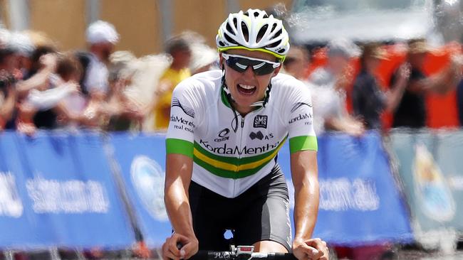 Jai Hindley finishes second on stage 1 of herald Sun Tour and is within ...