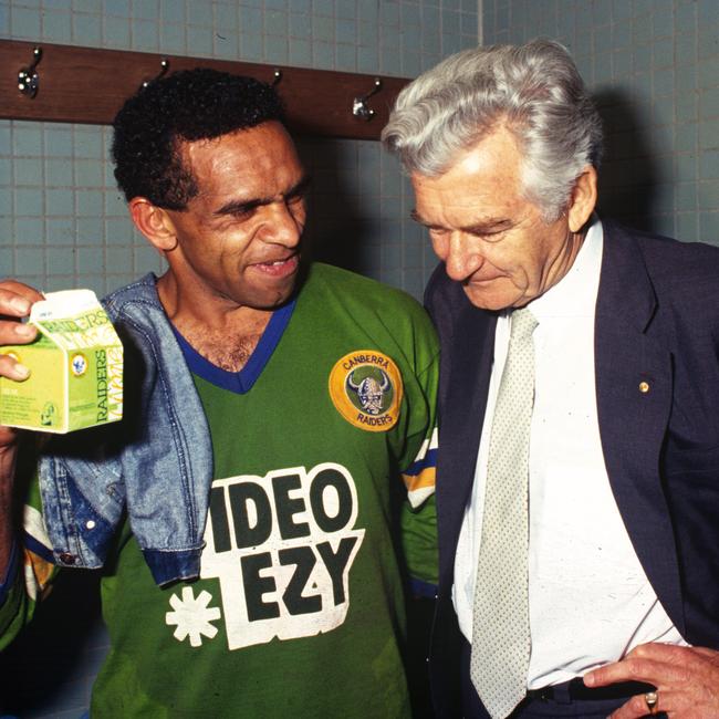 John ‘Chicka’ Ferguson and Bob Hawke talk in the sheds after the 1990 NRL grand final. Picture: NRL Photos