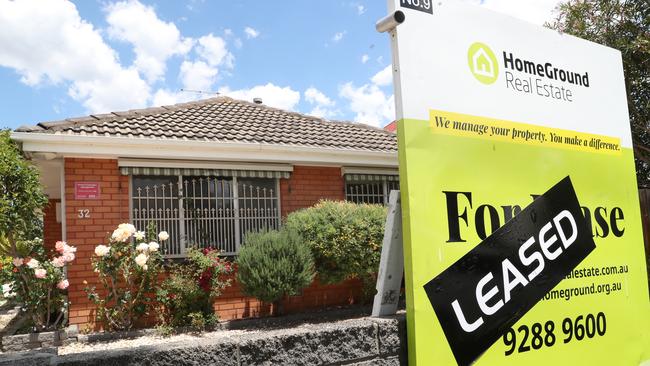 A majority of Australians are now spending more than 30 per cent of their income on rent. Picture: NCA NewsWire / David Crosling