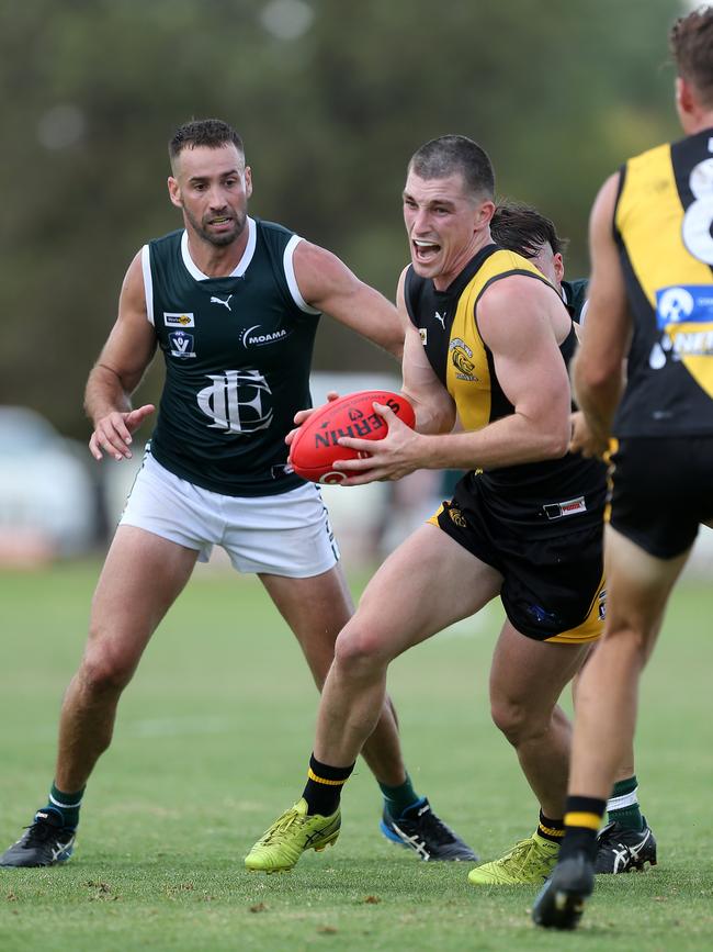 Echuca’s Andrew Walker, left. Picture Yuri Kouzmin