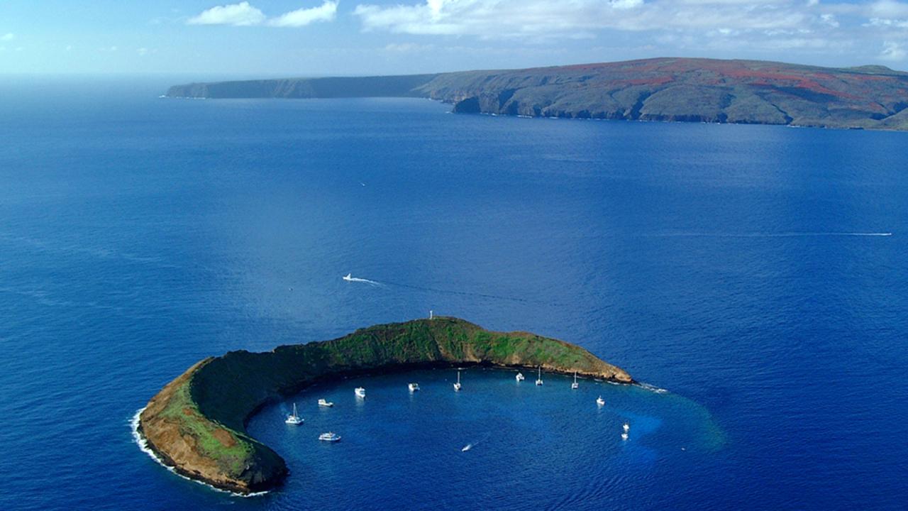 Top Things To Do In Hawaiʻi: Charter a Boat