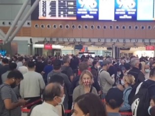 Commuter chaos at Sydney airport on Friday as passengers experience long delays. Picture: Sky News Australia.