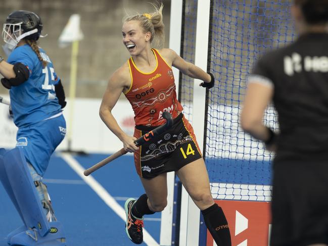 Hockeyroos star Steph Kershaw celebrates a goal.