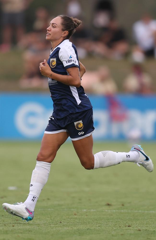 Kyah Simon returns to the field for the Mariners for the first time in 438 days. Picture: Scott Gardiner/Getty Images