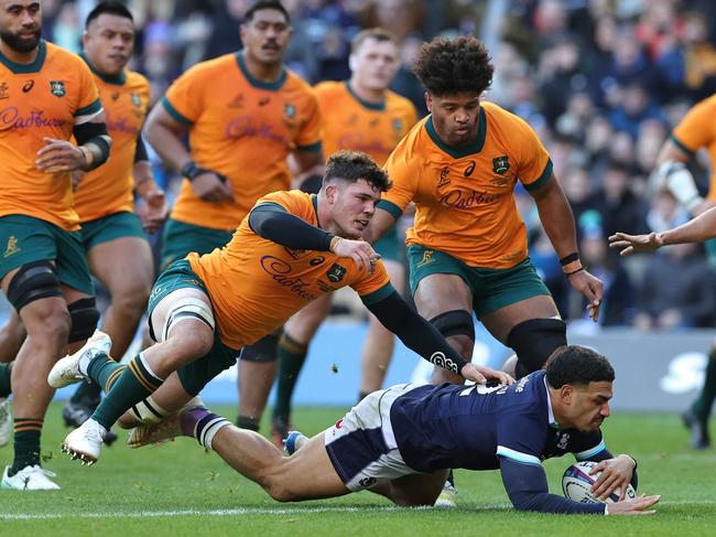 EDINBURGH, SCOTLAND - NOVEMBER 24:  Sione Tuipulotu of Scotland scores their first try during the Autumn Nations Series 2024 match between Scotland and Australia at Scottish Gas Murrayfield on November 24, 2024 in Edinburgh, Scotland. (Photo by David Rogers/Getty Images)