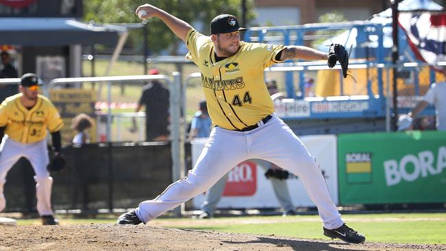 Ryan Searle in action for Brisbane Bandits against Canberra.