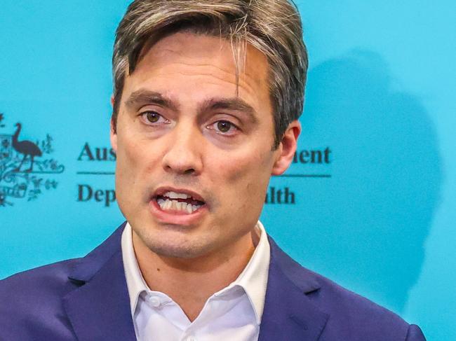 Top doc rubbishes Pfizer’s four-dose claim