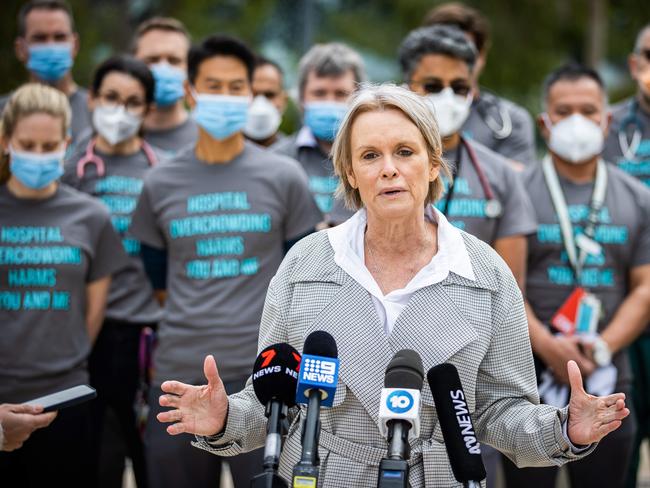 Doctors make their protest felt in T-shirts