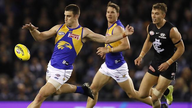 Elliot Yeo is a rare midfielder who works just as hard defensively as offensively. Picture: Dylan Burns/AFL Photos