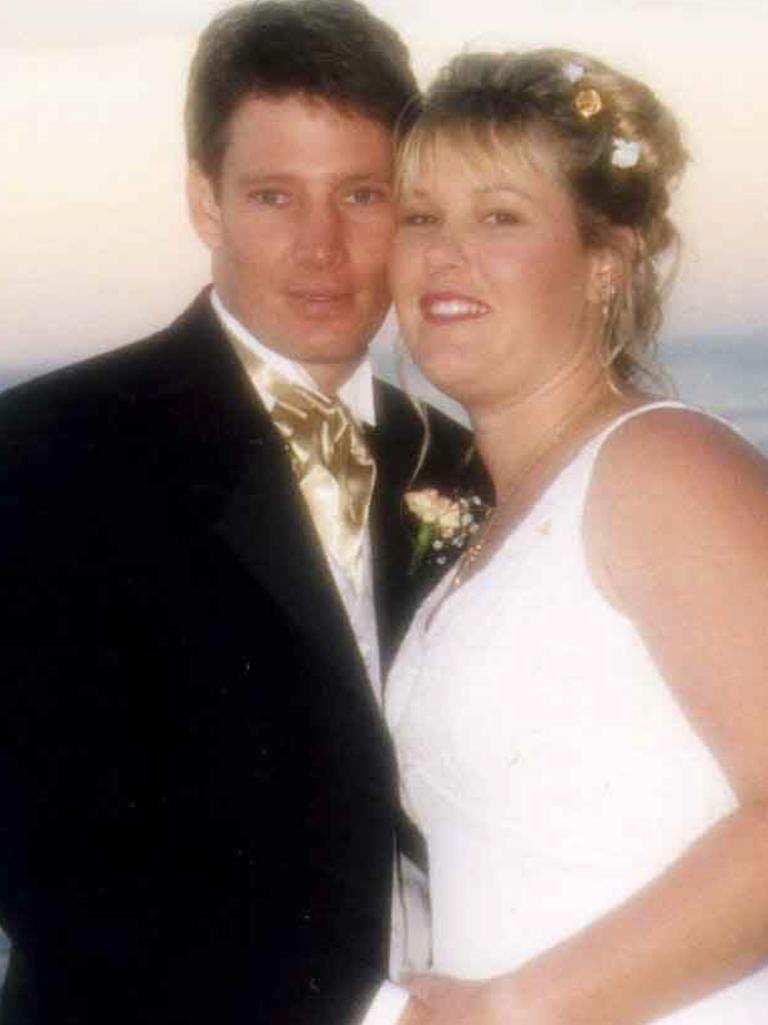 Jodie Smith and Scott Youn were married in Hervey Bay on October 3, 1999.