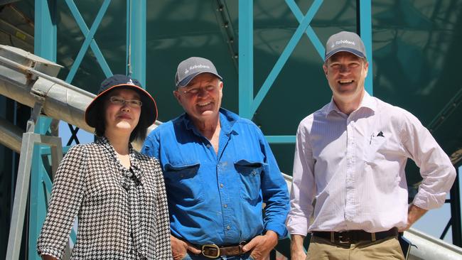 Rabobank senior animal proteins analyst for China Chenjun Pan and Australian-based senior animal proteins analyst Angus Gidley-Baird, with beef producer Cameron Colley, of Brucedale, at Roma.