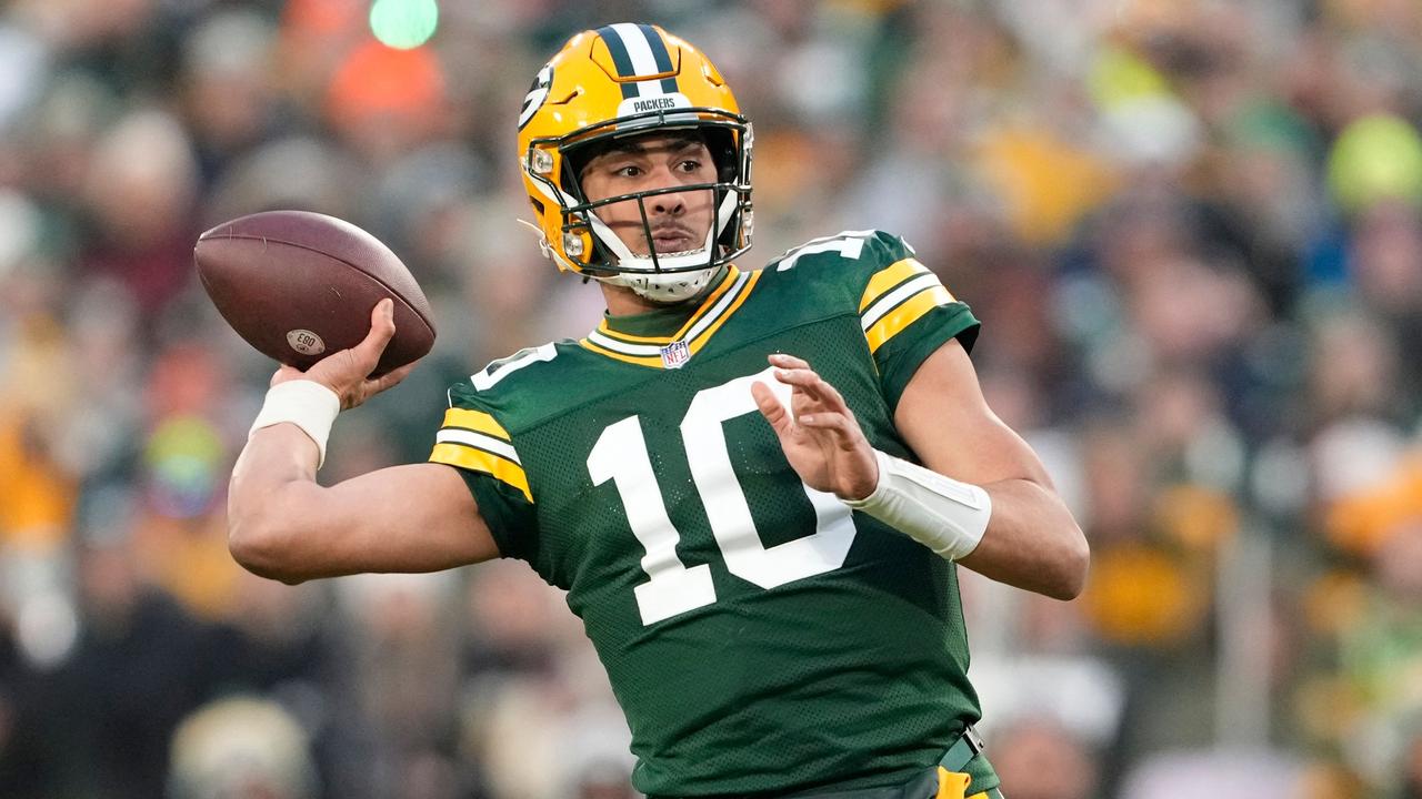 Jordan Love of the Green Bay Packers throws a touchdown pass during Week 18 against the Chicago Bears. Picture: Patrick McDermott/Getty Images