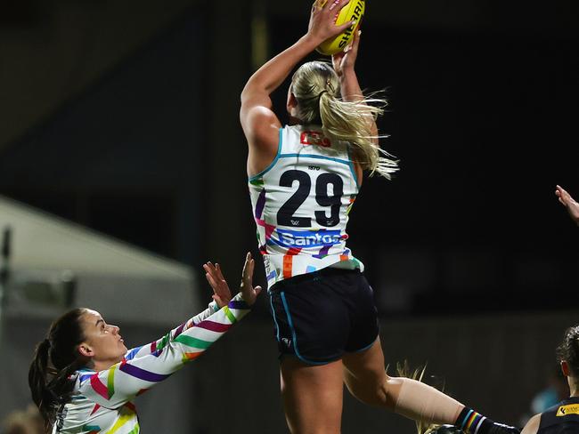 ADELAIDE, AUSTRALIA - OCTOBER 10: Matilda Scholz of the Power marks the ball during the 2024 AFLW Round 07 match between the Port Adelaide Power and the Collingwood Magpies at Alberton Oval on October 10, 2024 in Adelaide, Australia. (Photo by Sarah Reed/AFL Photos via Getty Images)