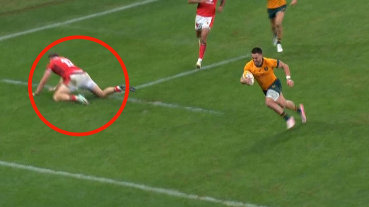 Aussie humiliates rival with vicious move as new Wallabies boss exacts RWC revenge