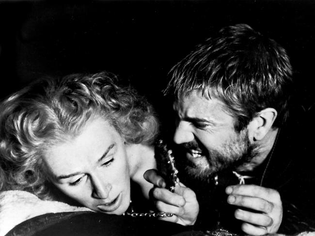 Mel Gibson and Glenn Close in Franco Zeffirelli’s 1990 adaptation of Hamlet.