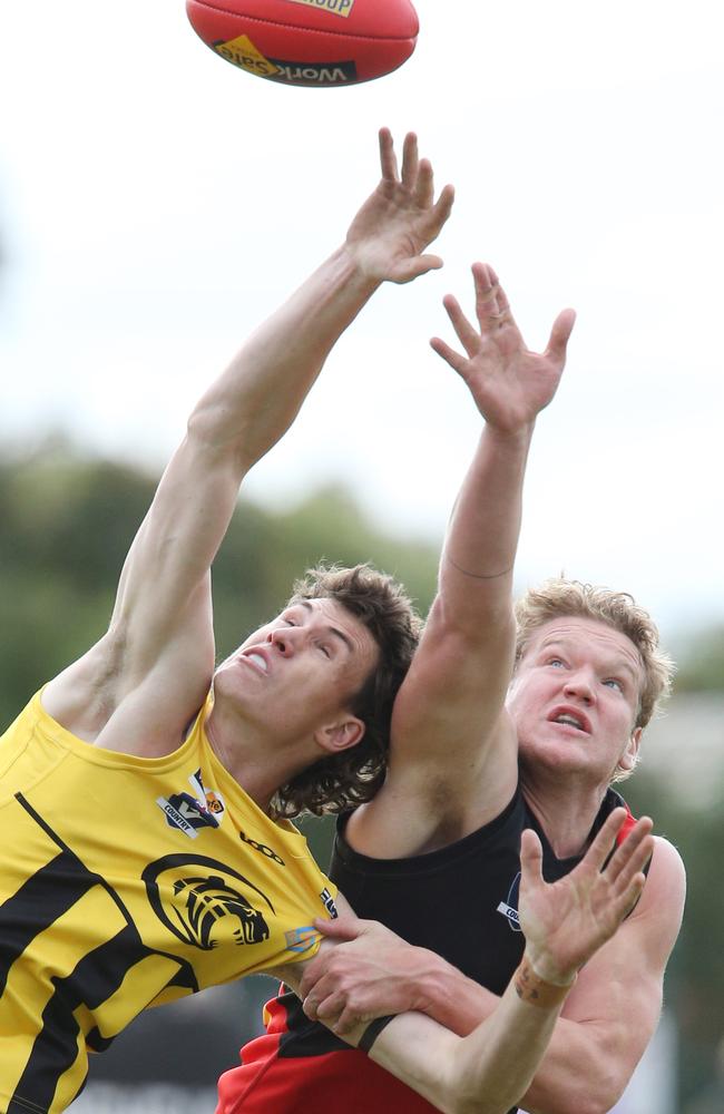 Colac ruckman Henry Walsh in battle with Newtown &amp; Chilwell’s Cameron Wilkinson. Picture: Mark Wilson