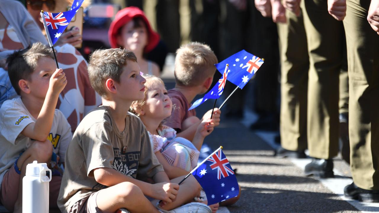 150+ photos Townsville pays respects on Anzac Day Townsville Bulletin