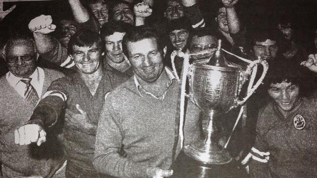 Graeme Langlands with the 1982 Presidents Cup team.