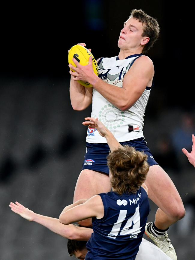 Lalor taking a screamer for Victoria Country. (Photo by Josh Chadwick/AFL Photos)