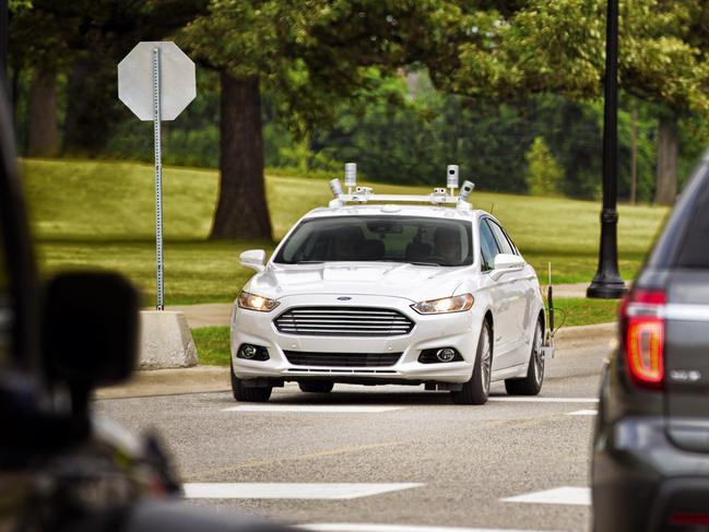 Ford is expanding its Silicon Valley operations, creating a dedicated campus in Palo Alto. Adding two new buildings and 150,000 square feet of work and lab space adjacent to the current Research and Innovation Center, the expanded campus grows the company’s local footprint and supports plans to double the size of the Palo Alto team by the end of 2017.