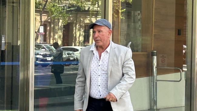 Dodgy site foreman Anselmo Dragone has dodged jail after fleecing two plant hire companies of $343,000.