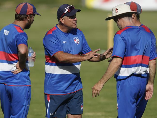 Mornington coach Darren Berry talks to his players. Picture: Valeriu Campan