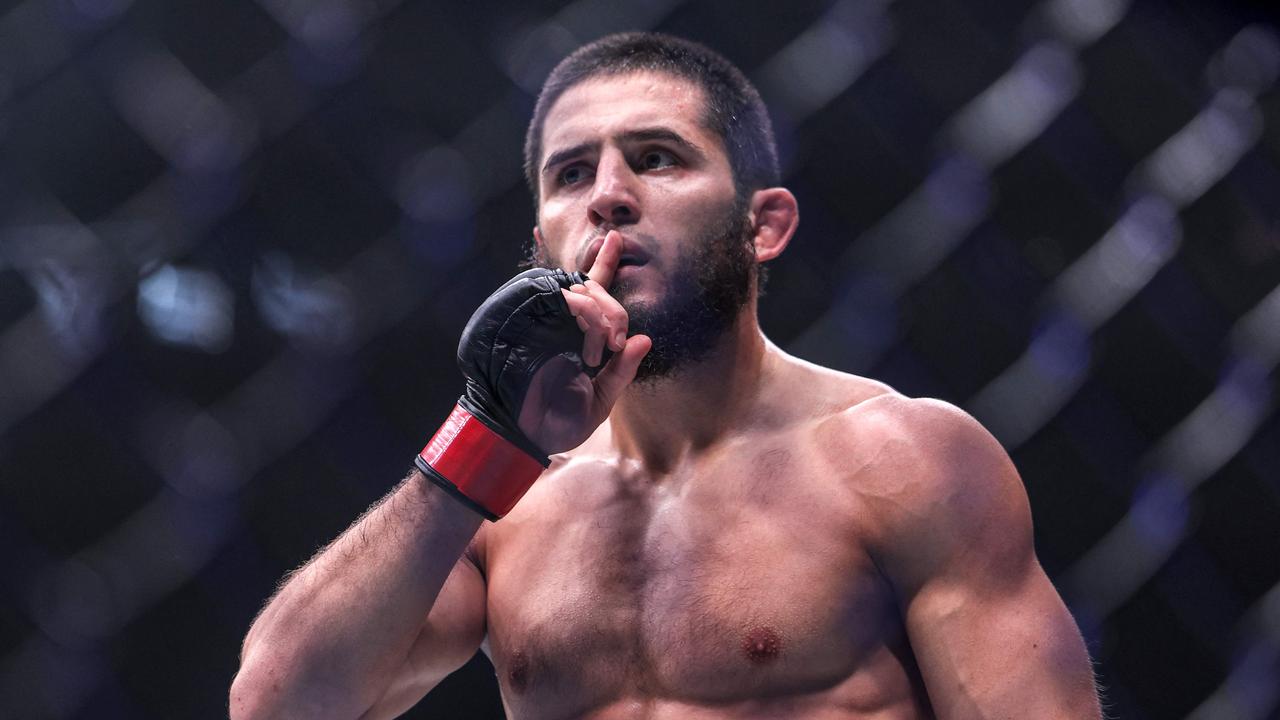 Aussie Fires Back at ‘Delusional’ Rival, Responds to UFC Superfight Theory