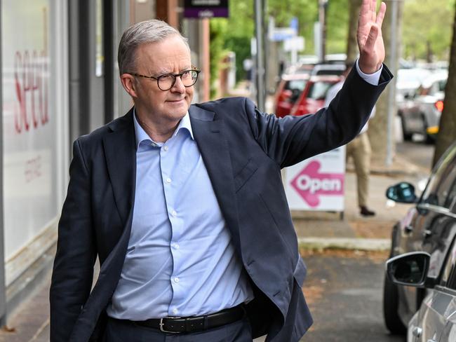 ADELAIDE, AUSTRALIA - NewsWire Photos September 20, 2023: The Prime Minister, Anthony Albanese meets locals along The Parade in the eastern Adelaide suburb of Norwood. Picture: NCA NewsWire / Brenton Edwards