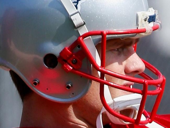 HOUSTON, TX - FEBRUARY 02: Tom Brady #12 of the New England Patriots works out during a practice session ahead of Super Bowl LI on February 2, 2017 in Houston, Texas. Bob Levey/Getty Images/AFP == FOR NEWSPAPERS, INTERNET, TELCOS & TELEVISION USE ONLY ==