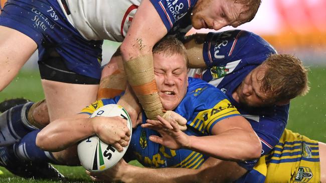 Daniel Alvaro scores a try for the Eels.