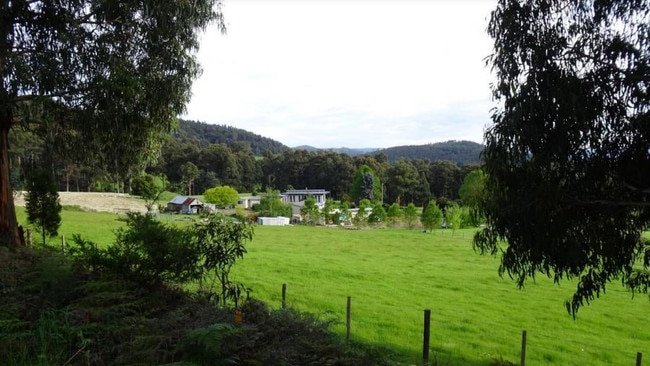 The existing 388 Scotts Rd, Cairns Bay. Picture: Gray Planning/ TPC