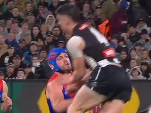 Screengrabs of  Angus Brayshaw of the Demons is being cleaned up by Brayden Maynard of the Magpies during the qualifying final between Collingwood and Melbourne at the MCG>Fox Sport