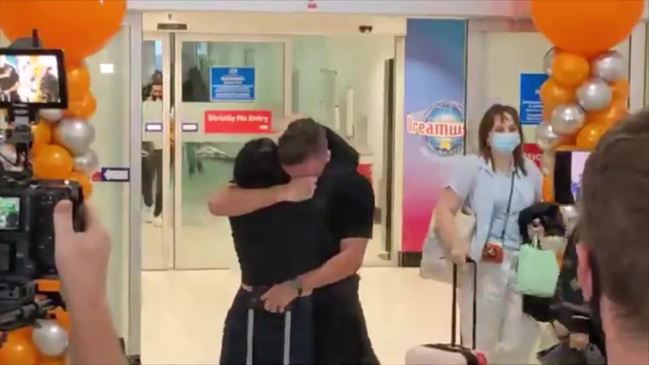 Gold Coast Airport Reunions after Border Reopening