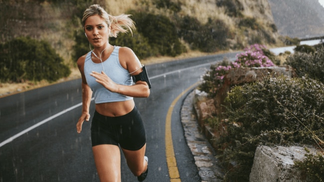 10 tips for running in the rain, without the stress of slipping