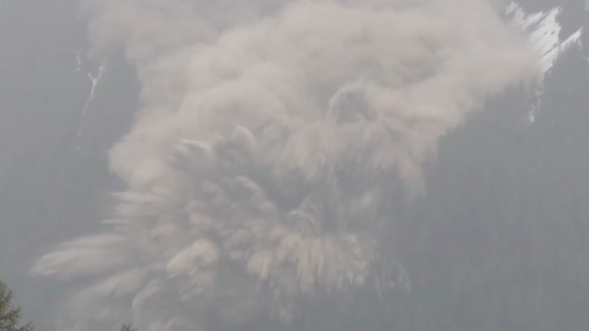 Collapsing glacier in the Swiss Alps destroys nearby village