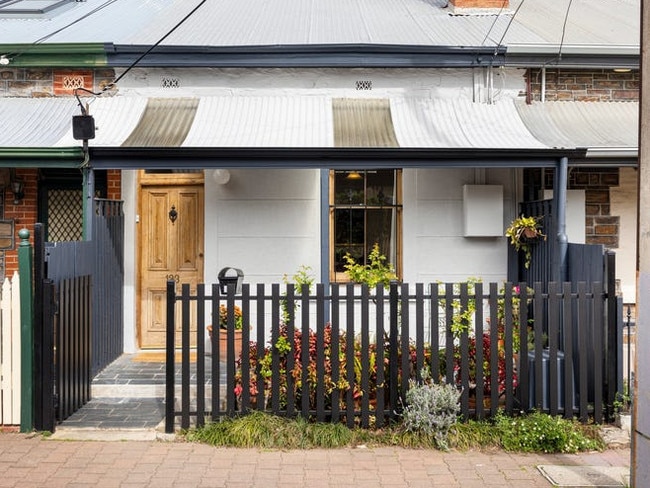 `Elderly chap’ snags city-fringe cottage at most-viewed auction