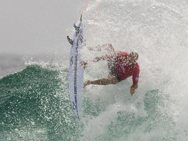 Many believe Kelly Slater still has the smarts, and the moves, to win a 12th world crown.